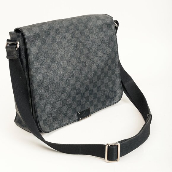 Louis Vuitton Graphite Damier District MM Cross Body Bag - Picture 7 of 14